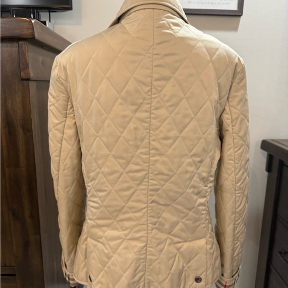Burberry London Women’s Light Tan Quilted Jacket - Picture 6 of 10